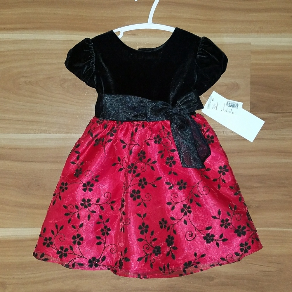 Rare, too! Holiday dress 2t
